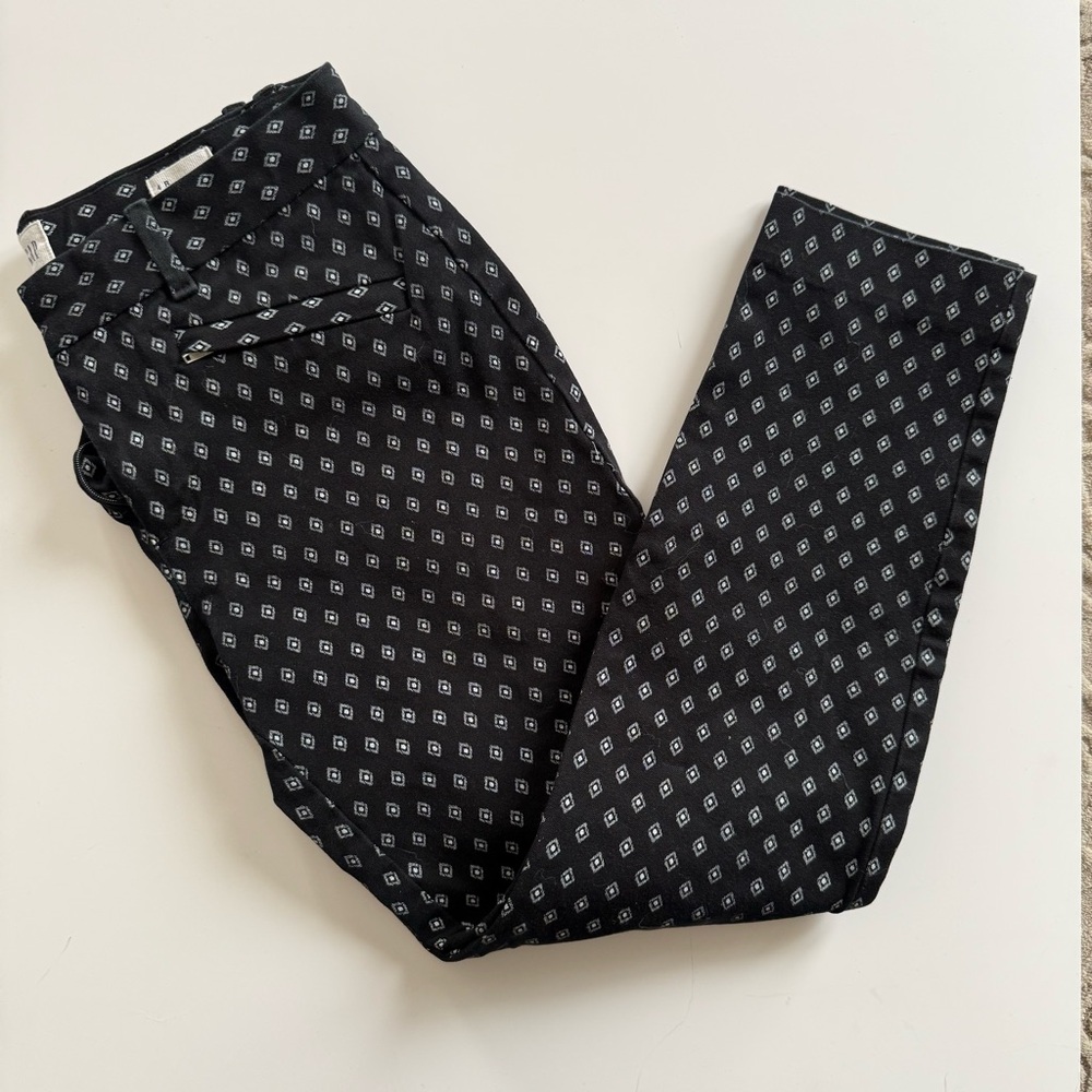 GAP Black and White Diamond Pattern Pants